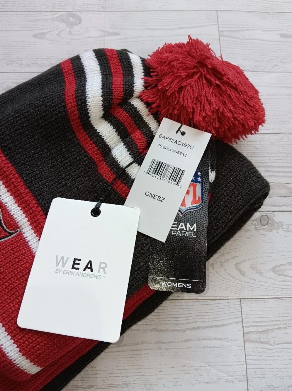WEAR by Erin Andrews Tampa Bay Buccaneers Colorblock Cuffed Knit Hat Scarf Set